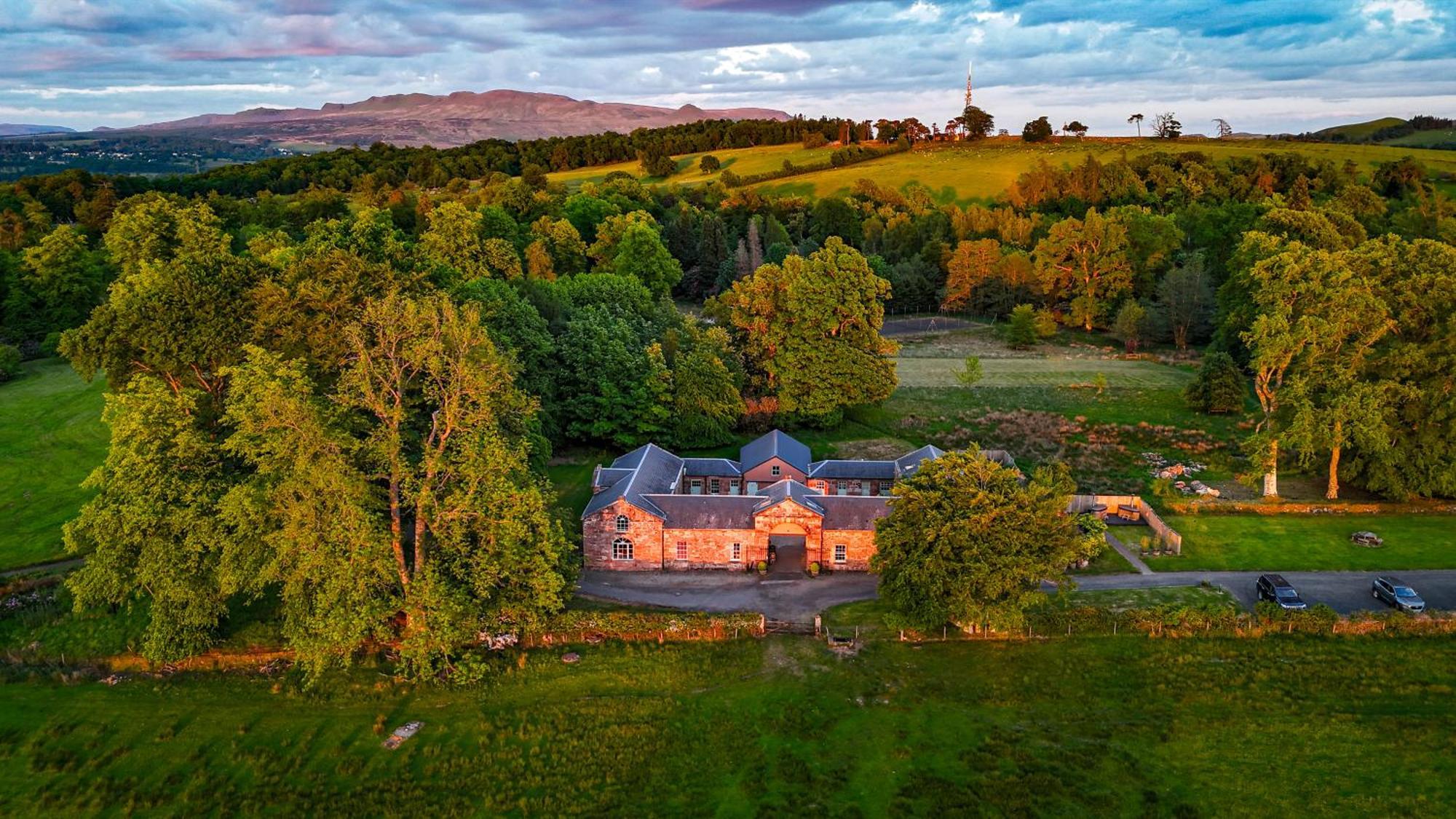Loch Lomond Finnich Cottages Драймен Экстерьер фото