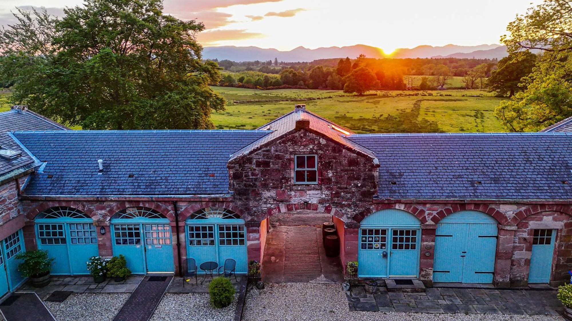 Loch Lomond Finnich Cottages Драймен Экстерьер фото